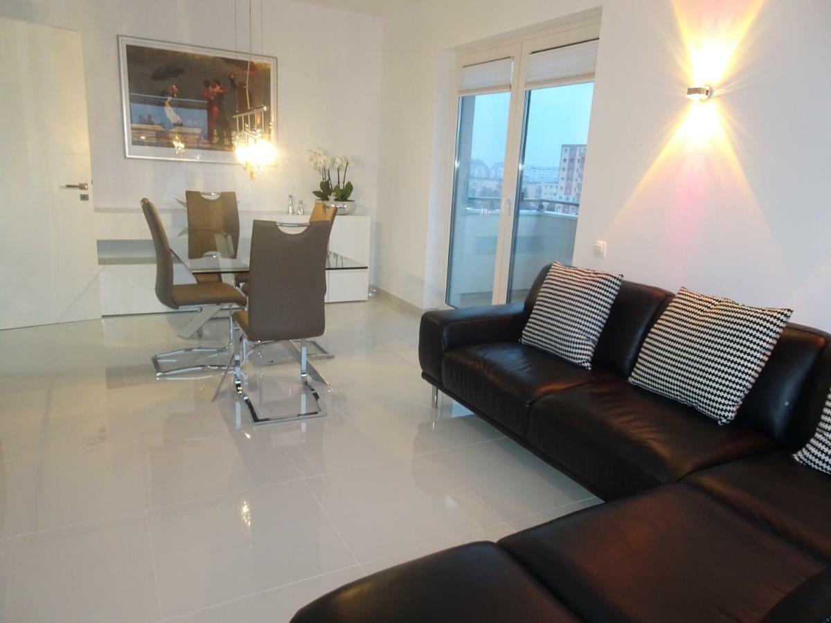 Апартаменти Apartament Francesca Брашов Екстер'єр фото